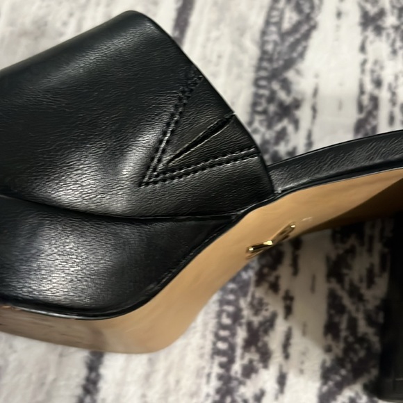 Express - Picture 4 of 6